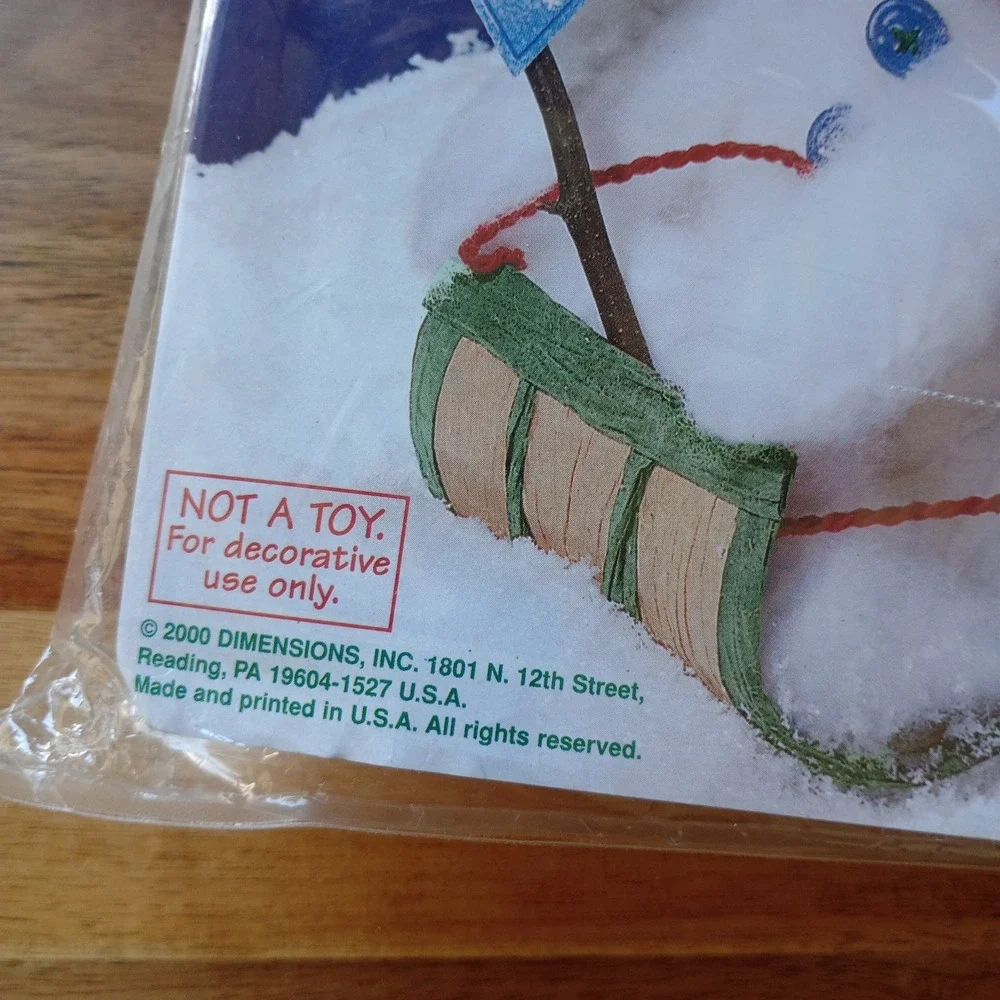 Dimensions Bean Buddies Sledding Trio 62176 Vintage 2000 Felt Craft Kit‎ Snowman